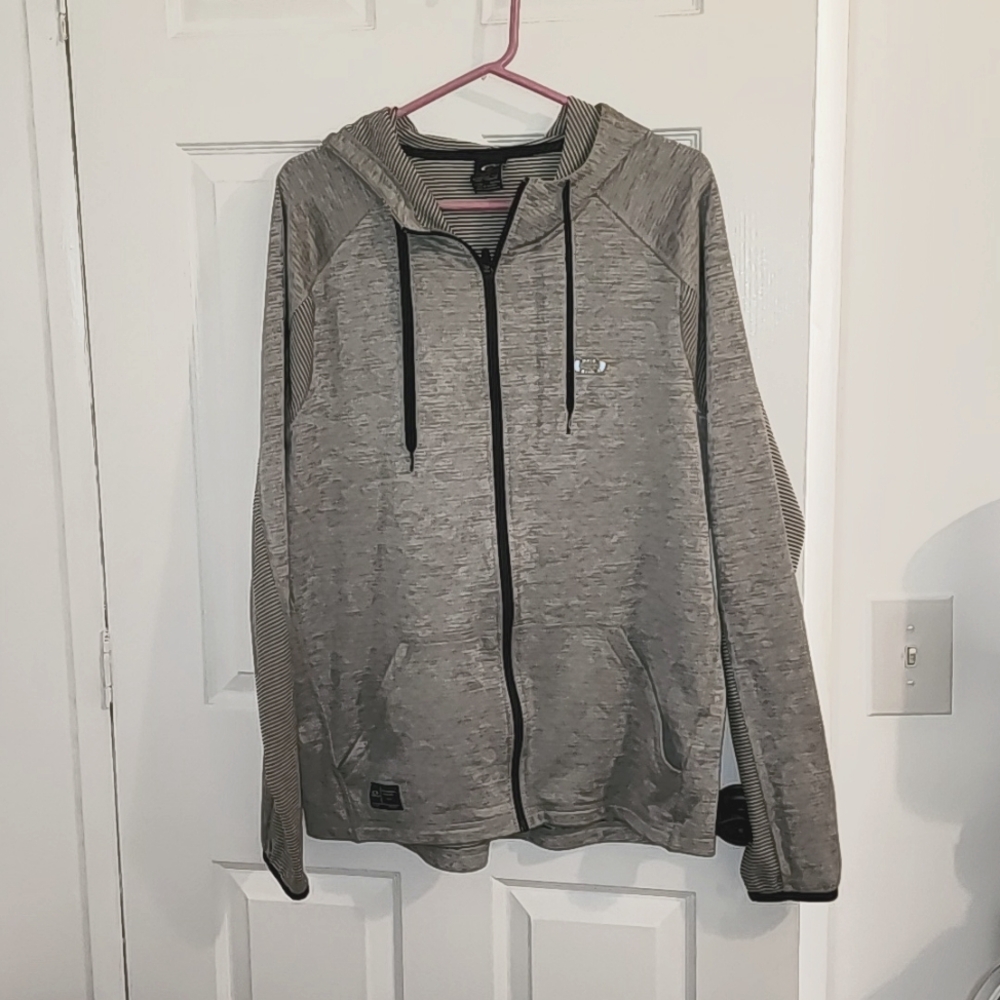 Mens Oakley zip up XL